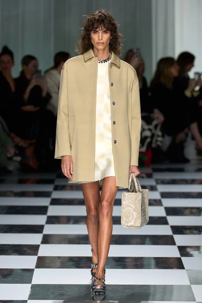 Look 2